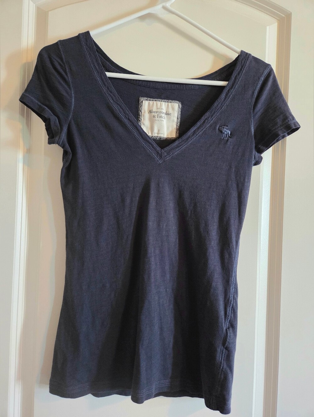 Vintage Abercrombie & Fitch Navy Deep V Neck Fitted T Shirt Y2K Size S